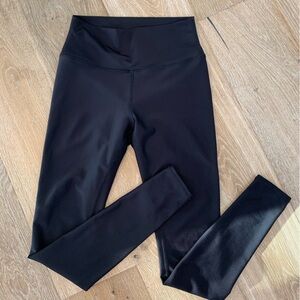 Women’s Alo yoga air lift black high rise full length leggings size medium